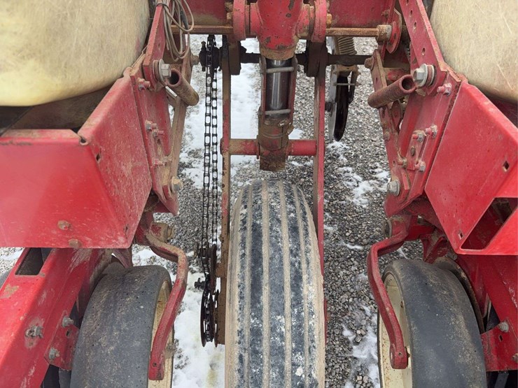 international-800-image-7