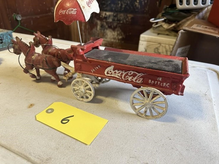 antique-cast-iron-coca-cola-horse-drawn-wagon-image-3