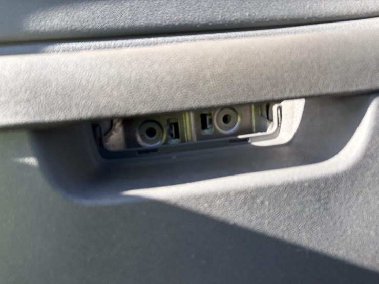 2011-chevrolet-2500-image-34