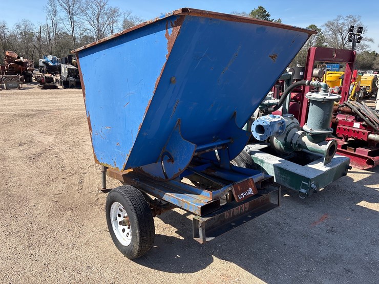 #2831-•-trash-dump-hopper-on-single-axle-trailer,-no-title-image-3