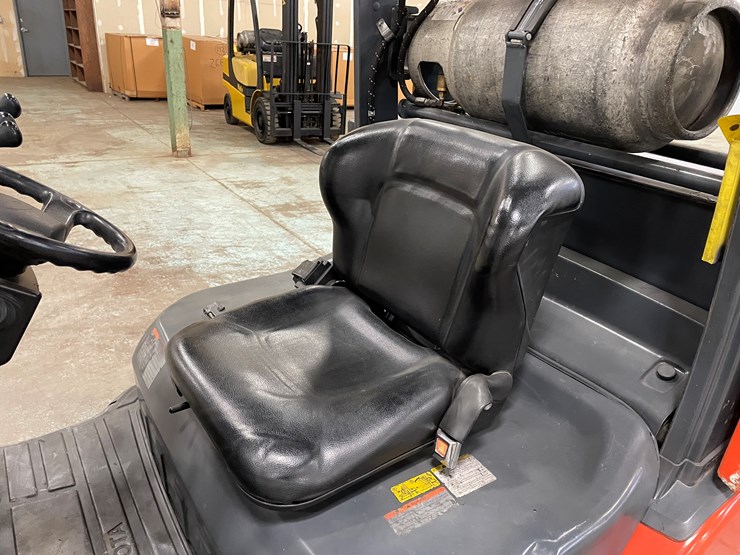 #177-•-2016-toyota-propane-forklift-image-28