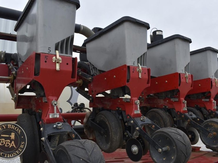 2010-case-ih-1240-image-28