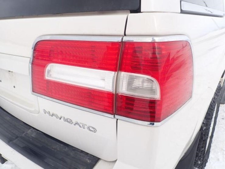 2009-lincoln-navigator-image-75