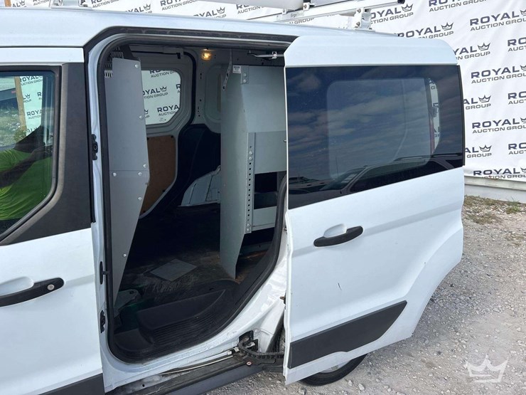 2015-ford-transit-connect-image-16