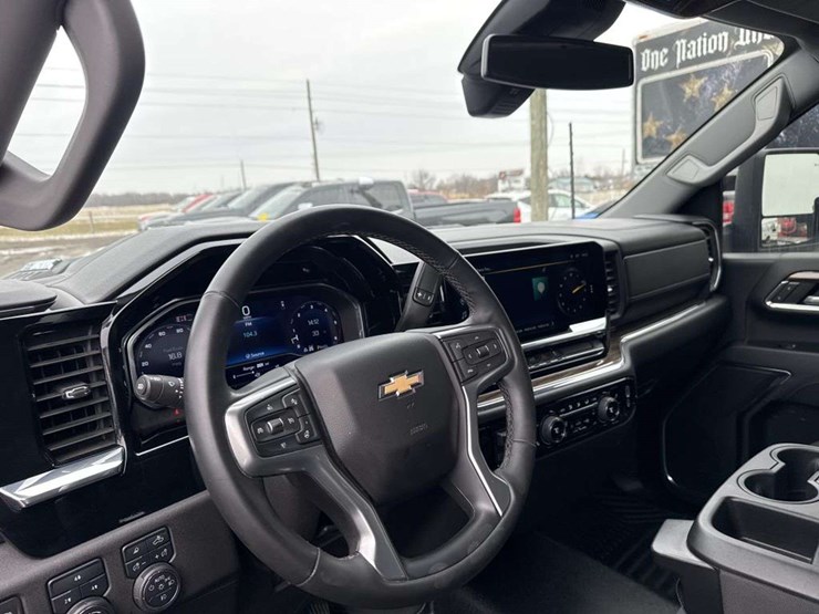 2024-chevrolet-3500-image-11