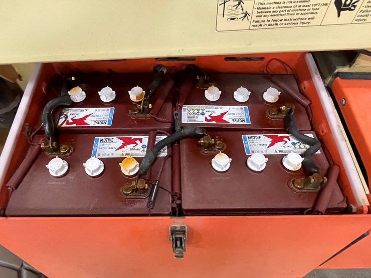 2012-jlg-4069le-image-33