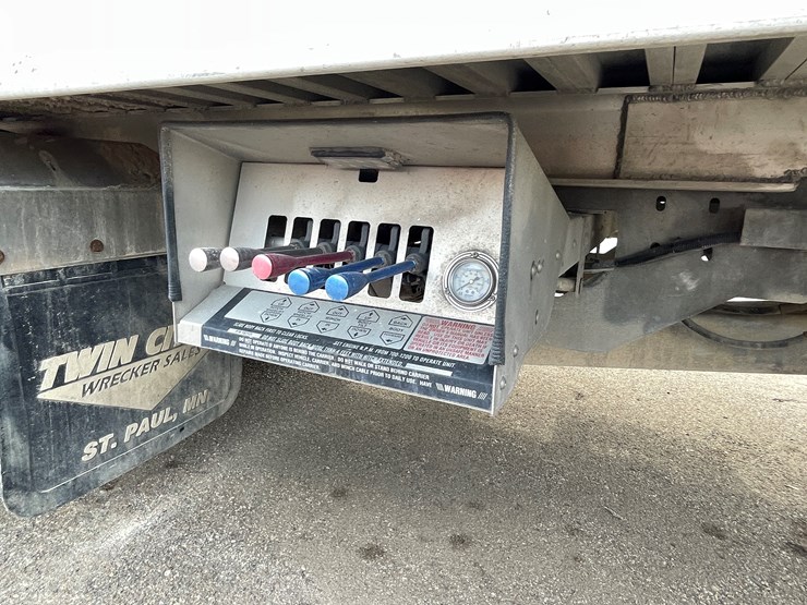 2018-peterbilt-337-image-31