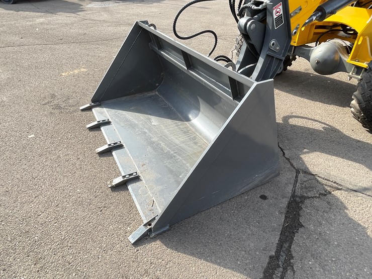 #114-•-new-magnum-3300p-telescoping-wheel-loader-image-9