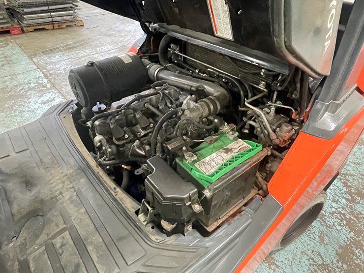 #175-•-2015-toyota-propane-forklift-image-28