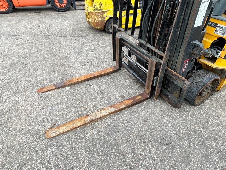 2019-hyundai-25lc-7a-image-9