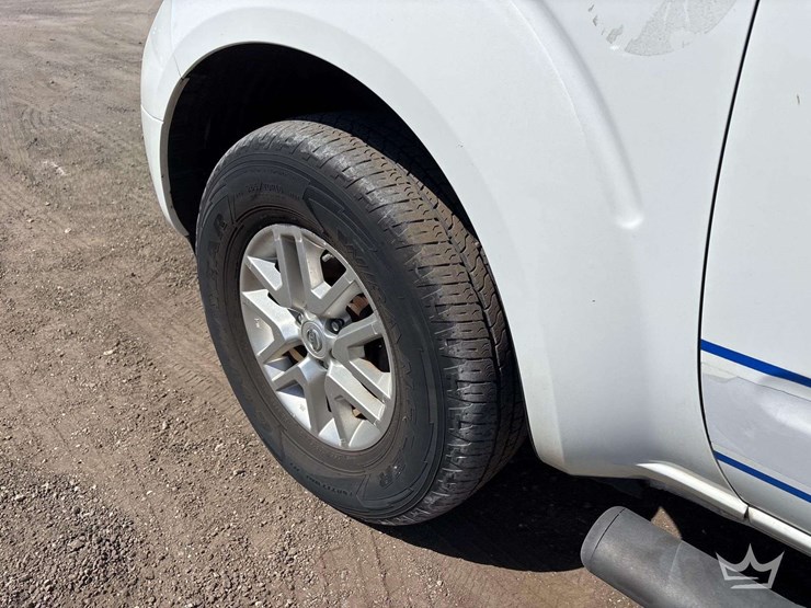 2015-nissan-frontier-image-17