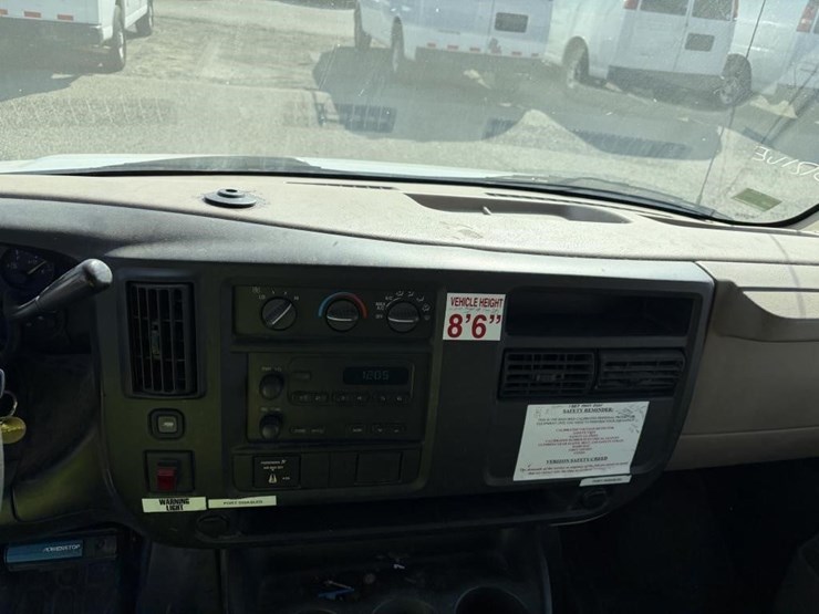 2006-utility-van-image-13