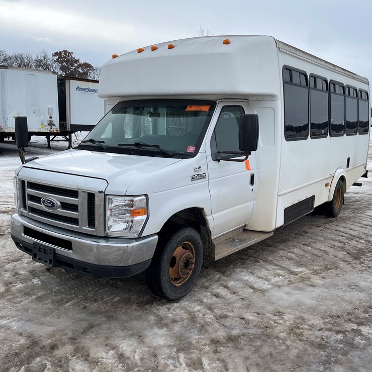 2014 FORD E450