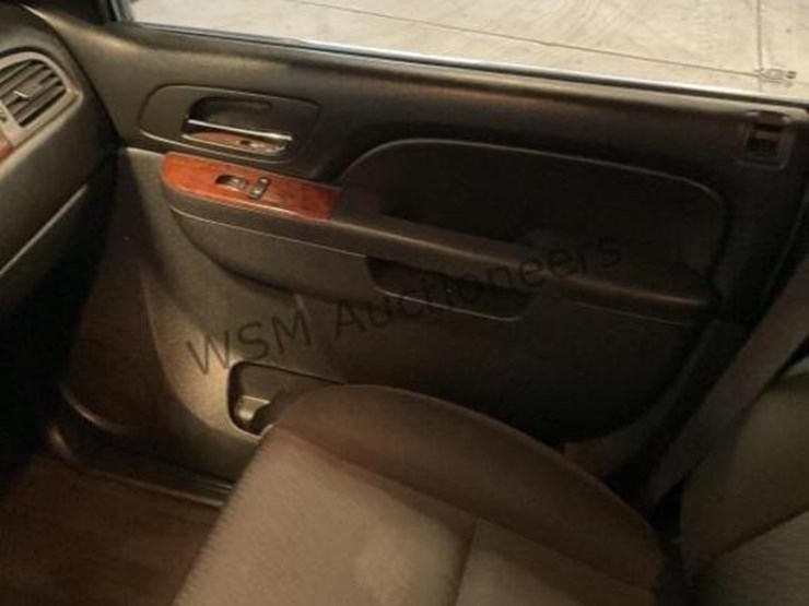 2013-chevrolet-tahoe-image-20