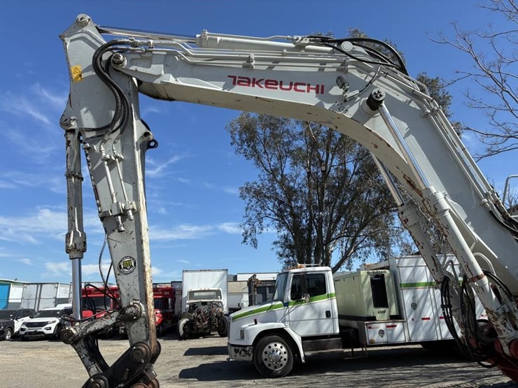 2017-takeuchi-tb2150-image-10