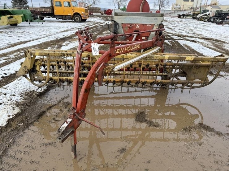 new-holland-258-image-1