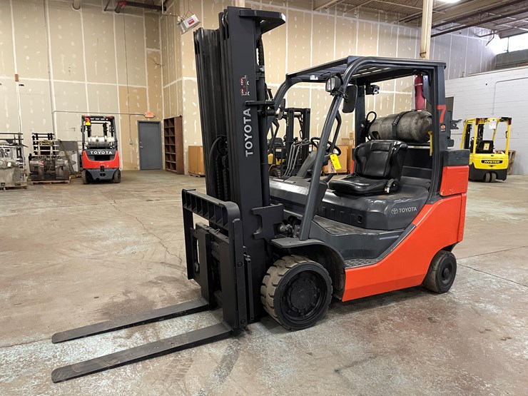 #177-•-2016-toyota-propane-forklift-image-1