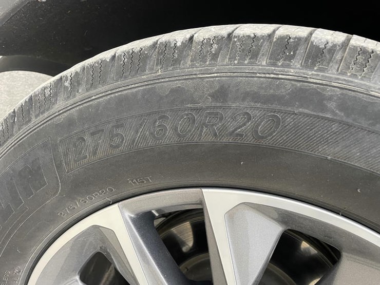 2023-chevrolet-tahoe-image-32