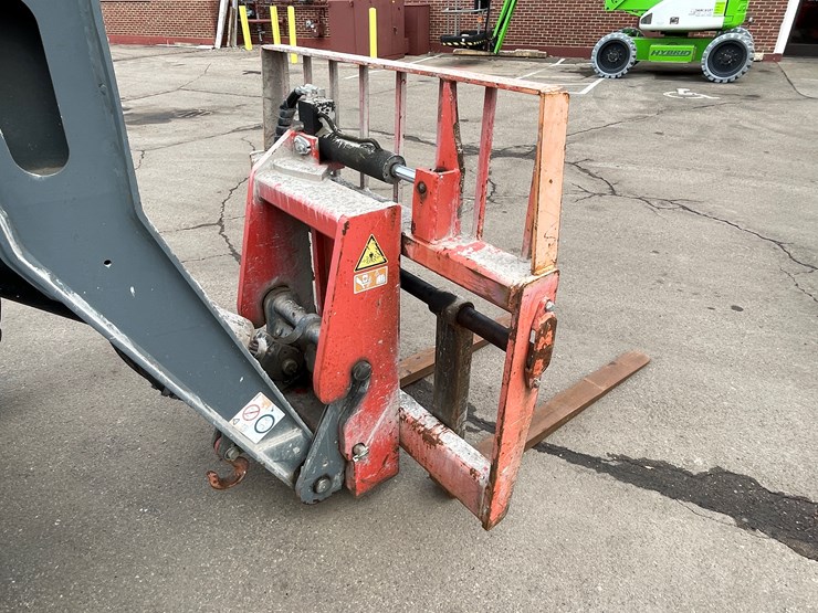 #133-•-2017-skyjack-sj643-telehandler-image-43