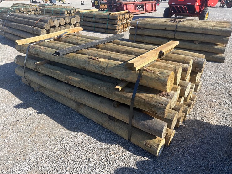#23871-•-bundle-of-(28)-wooden-posts-image-1