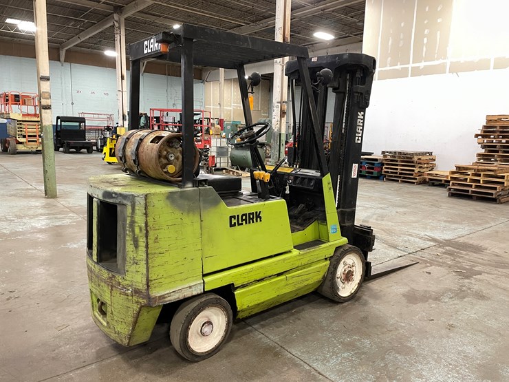 #172-•-clark-gcs25-propane-forklift-image-5