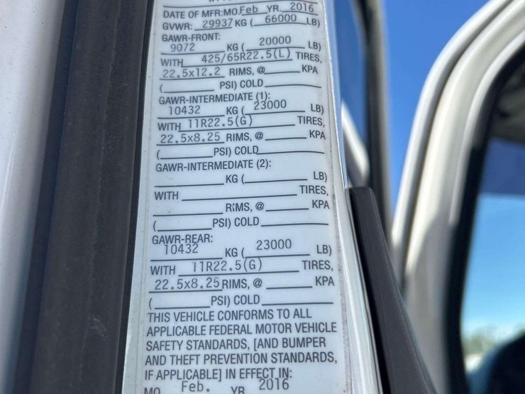 2016-freightliner-114sd-image-6