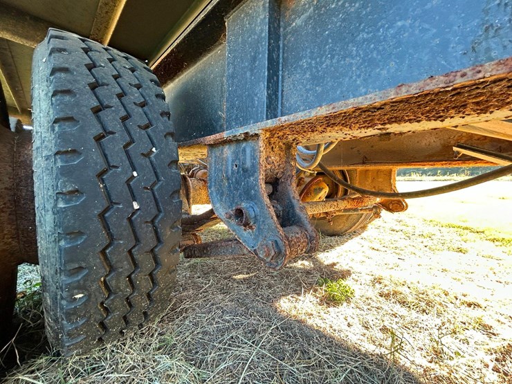 2011-magnolia-trailer-image-36