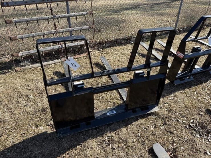 new-kivel-step-through-48"-pallet-forks-image-2