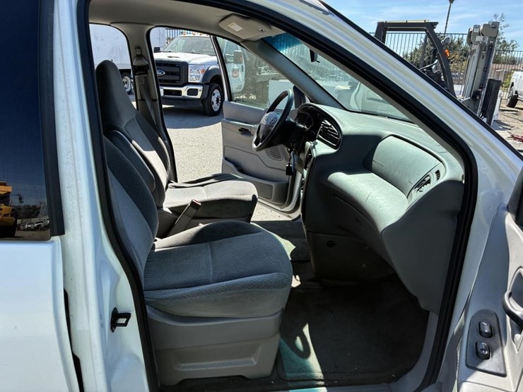 2003-ford-windstar-image-10