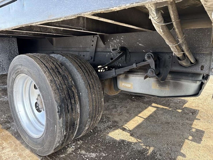 2014-ford-f550-image-17