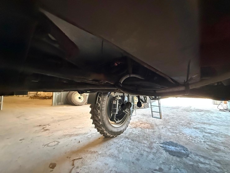 2022-white-251-image-29