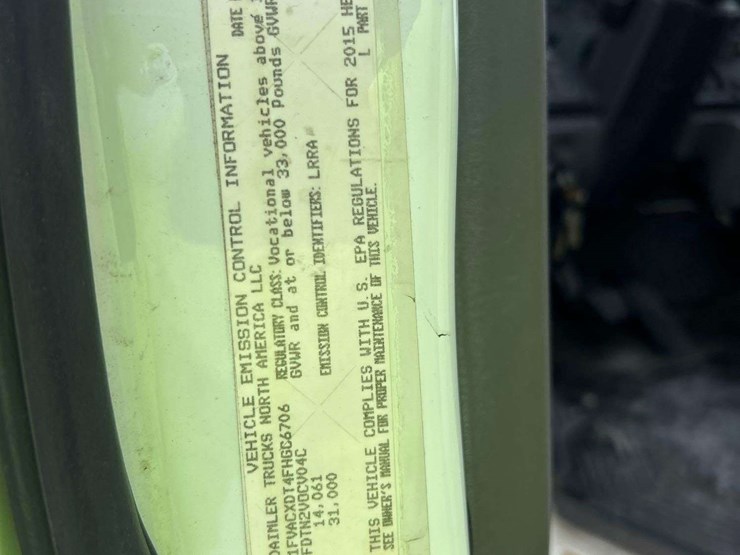 2015-freightliner-m2-106-image-9