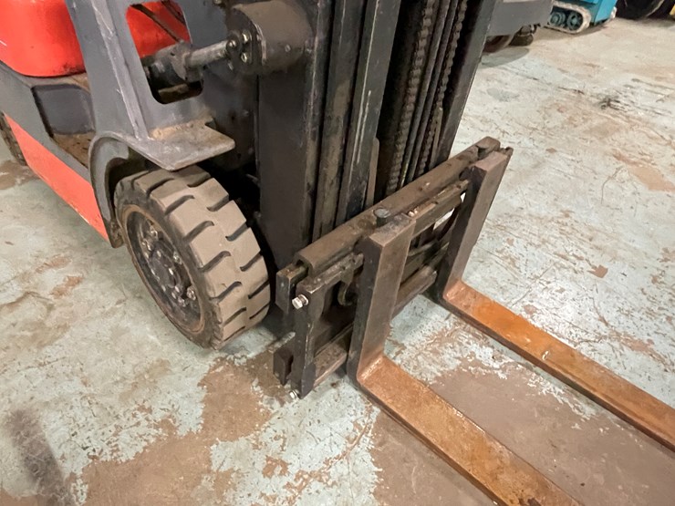 #170-•-world-lift-254-propane-forklift-image-23