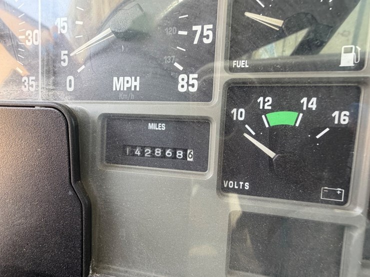 1996-international-4700-image-7