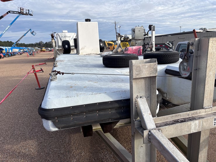 #1416-•-21-foot-cat-work-boat-|-no-title-image-23