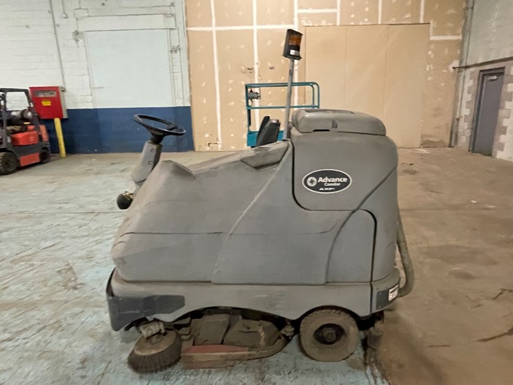 #193-•-advance-condor-axp-electric-floor-scrubber-image-8