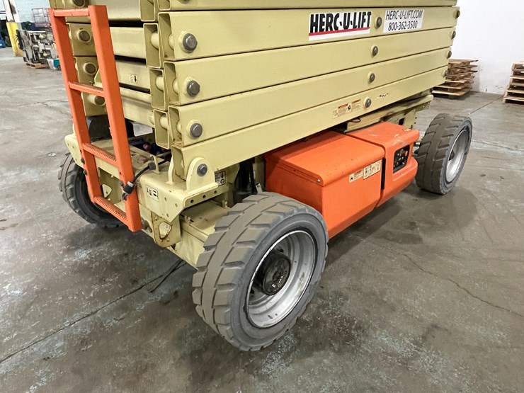 2012-jlg-4069le-image-31