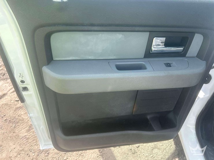 2014-ford-f150-image-25