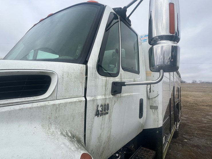 international-durastar-4300-image-9