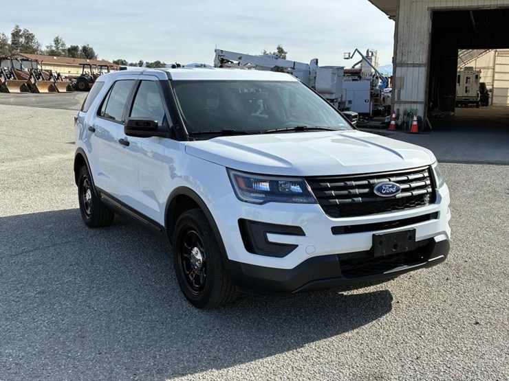 2018-ford-explorer-image-2