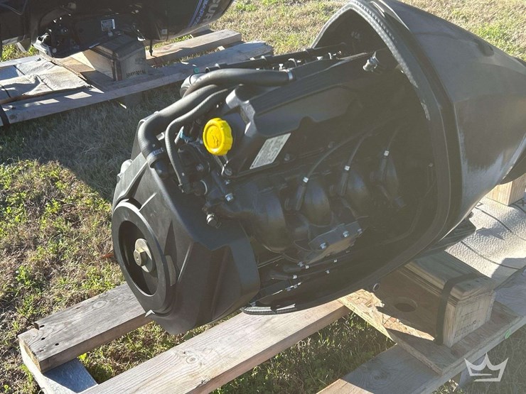 2017-mercury-seapro-outboard-boat-motor-image-5