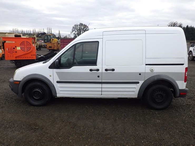 2013-ford-transit-image-8