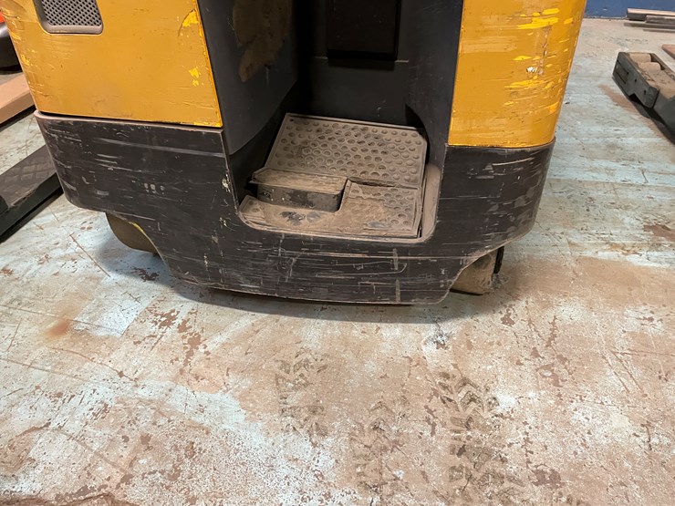 #225-•-jungheinrich-ride-on-electric-reach-truck-image-5