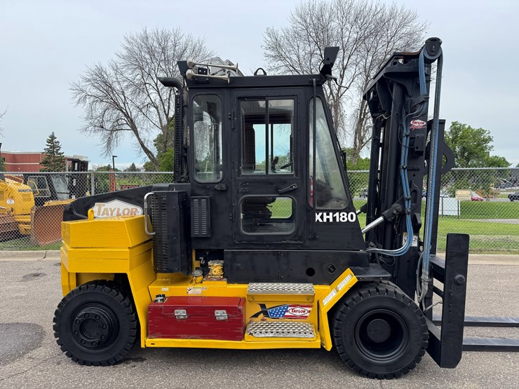 #108-•-2017-taylor-xh180-diesel-forklift-image-4