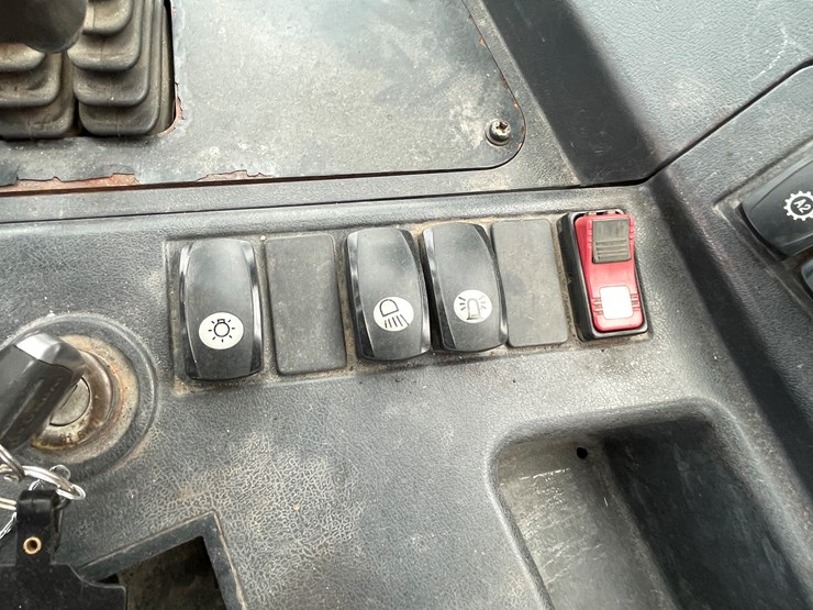 2016-hyundai-70d-9-image-47