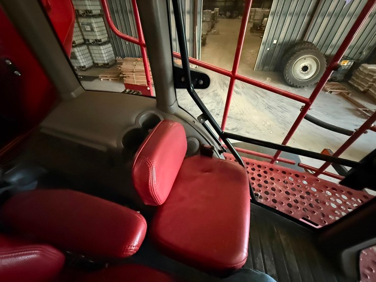 2022-white-251-image-44