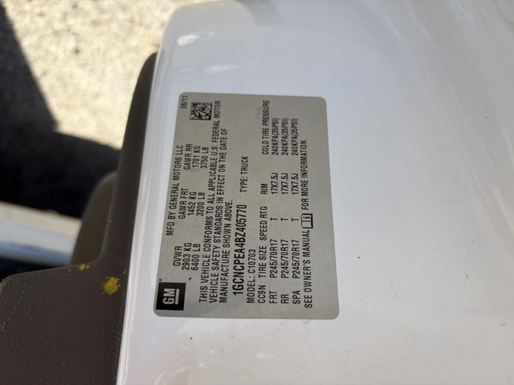 2011-chevrolet-1500-image-35