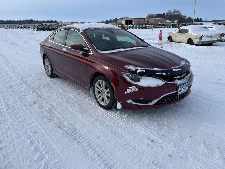 #1524-•-2016-chrysler-200-(has-mn-title)-image-6