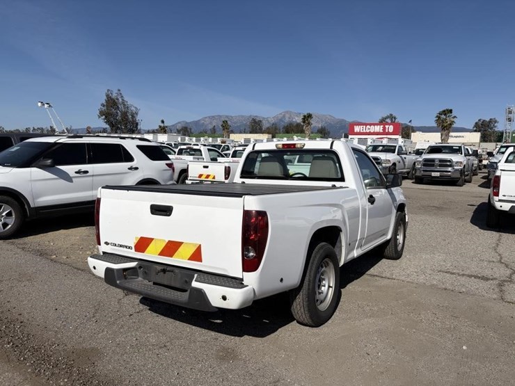 2011-chevrolet-colorado-image-3