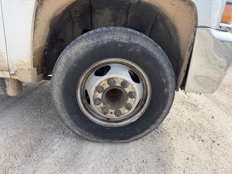 2015-chevrolet-3500hd-image-12